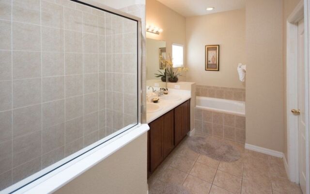 Janice's West Haven Villa by RedAwning