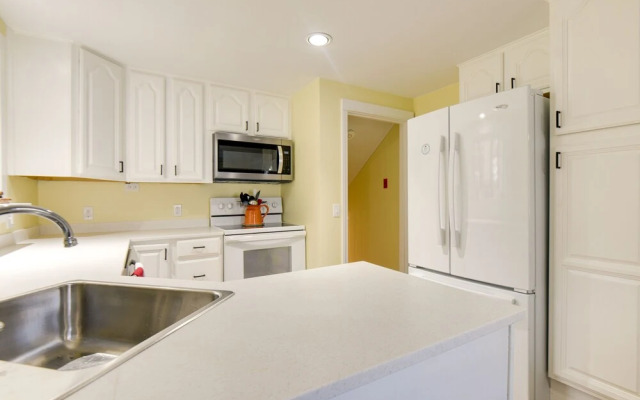 Family-friendly Bridgton Home, Steps to Lake!