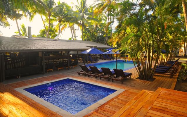 Oasis Palms Hotel