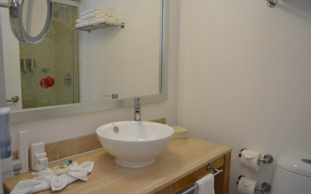 Adhara Express Hotel