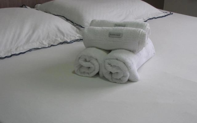 EDIFÍCIO KARINE - Stúdio 18