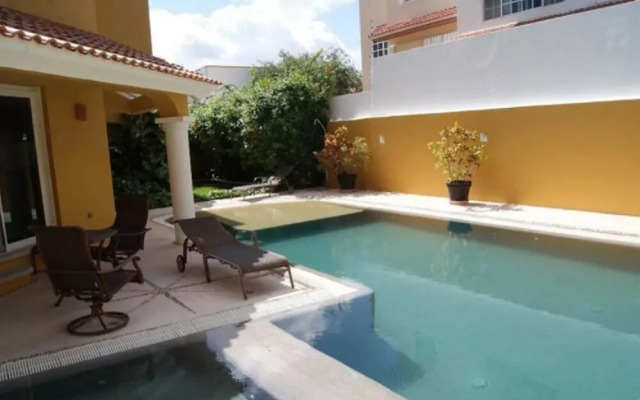 Condo Marcela by Villas HK28