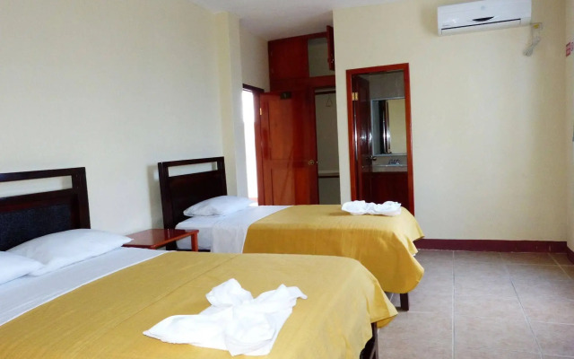 Gloria-Galápagos Inn