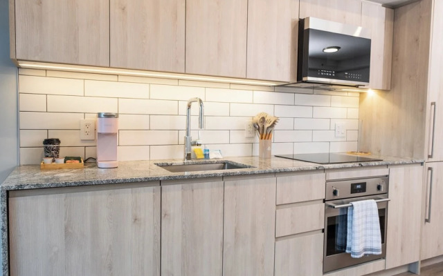 Silverstone Downtown Long-Term stay