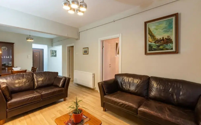 Central Flat Near the Bosphorus Shore in Uskudar