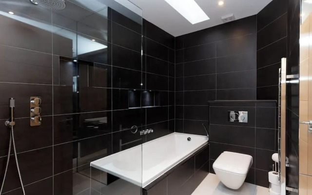 Stunning Central Windsor Town House