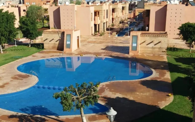 Bel Appartement dans une résidence Fermée avec piscine