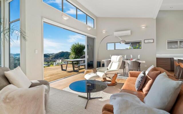 Tauriko Retreat - Tauranga Holiday Home
