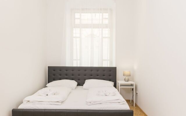 Kaiserin Elisabeth Suite by Welcome2Vienna