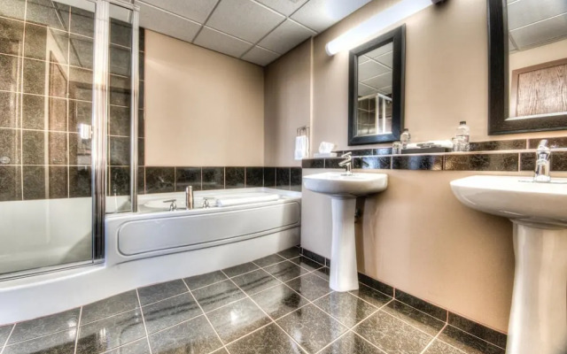 Grand Inn & Residence