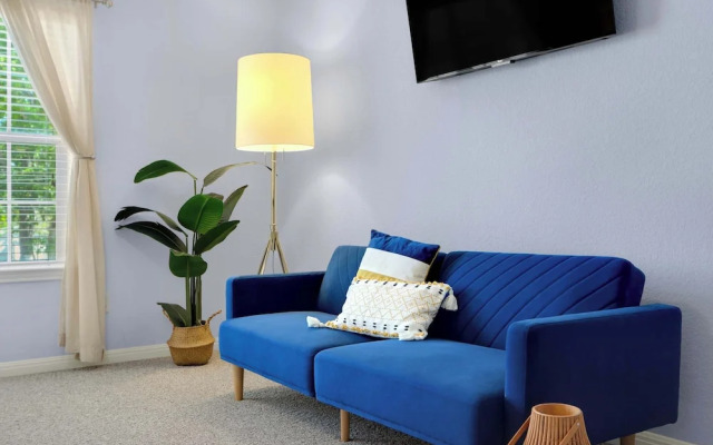 Spacious Retreat & Game Room Sleeps 12