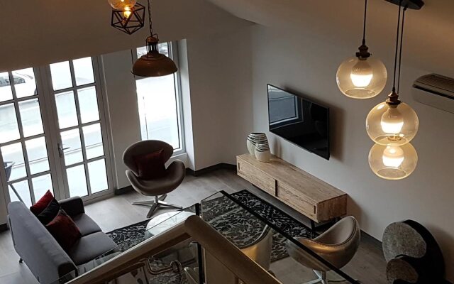 Semaphore Splash Apartments