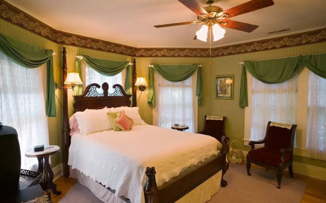 Inn on Main Street Bed and Breakfast