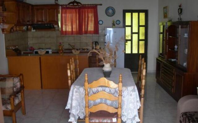 Emilios Apartments