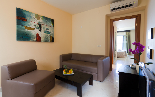 Blue Waves Resort