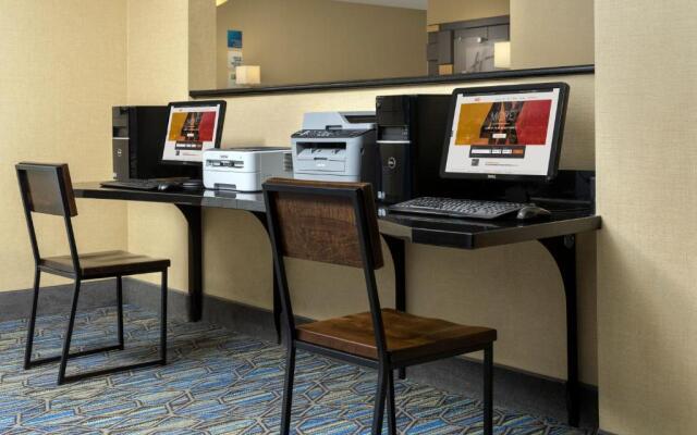 Holiday Inn Express Uvalde