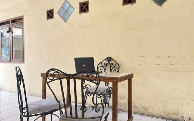 OYO Life 93398 Sudimoro Guest House Syariah