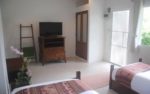 Baan Aroka Beach Front
