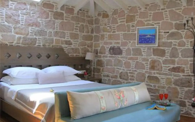 Cunda Lena Otel