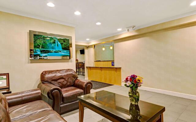 Econo Lodge Bethel - Danbury