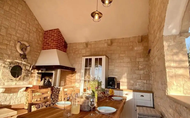 Villa Roza - One Bedroom With Swimming Pool