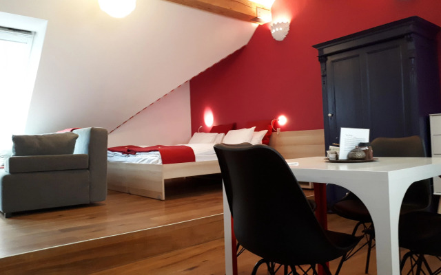 Central Riverside Apartments Meščanka