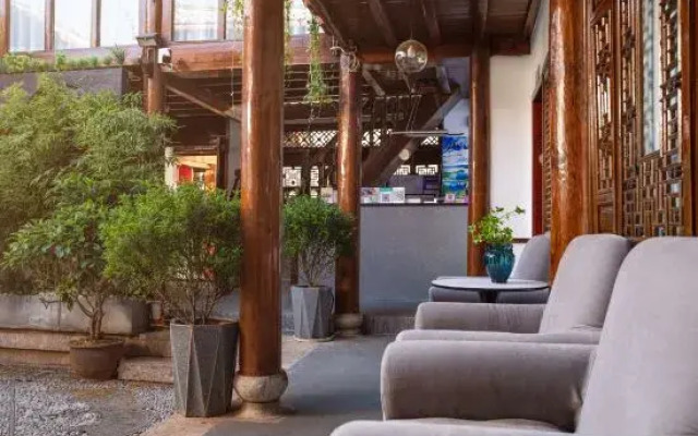 Shanfeng Garden Inn (Lijiang Ancient Town Mufu Branch)