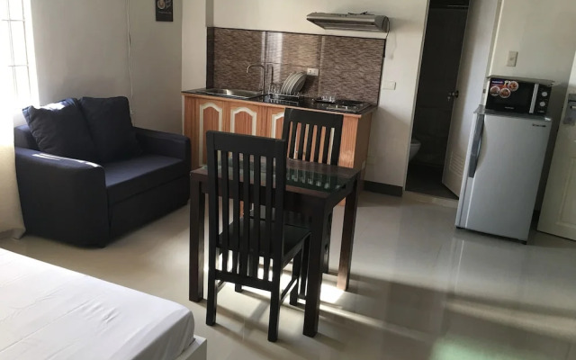 Beinte Singko de Marso Apartments