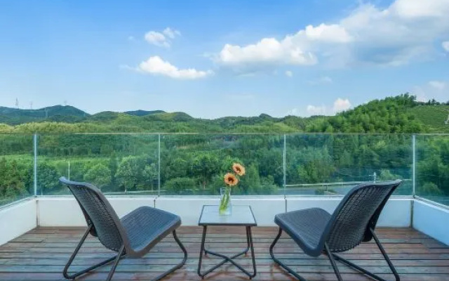 Qingyan Xinyu Mountain Jingxipan Camping Holiday Villa (Moganshan Scenic Area Branch) – Balcony – Huzhou