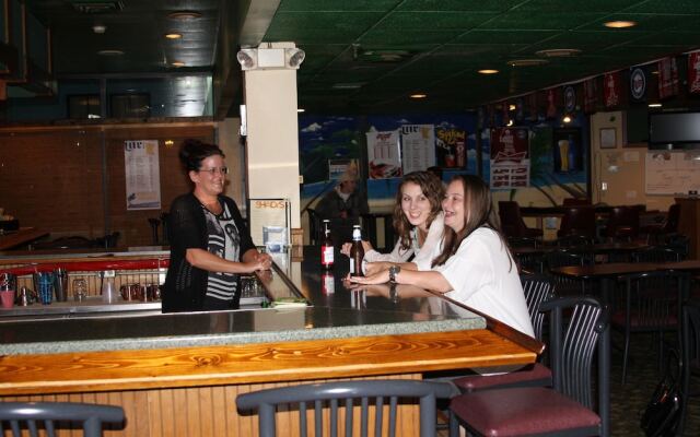 Gladstone Inn & Suites