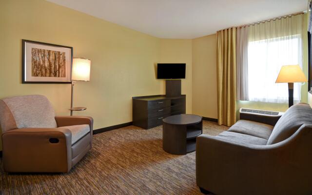 Candlewood Suites St. Clairsville by IHG