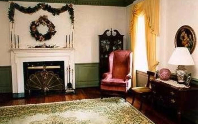 The Virginia Cliffe Inn