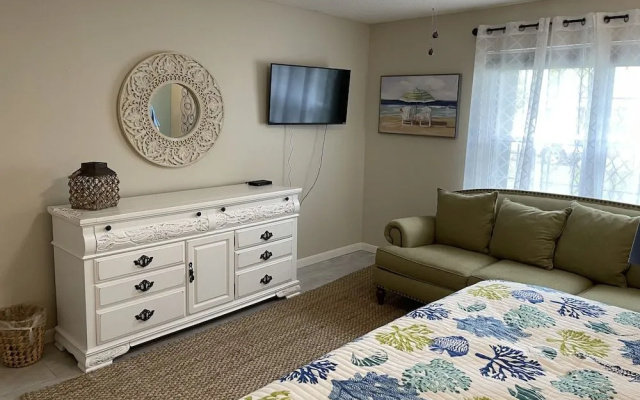 Coastal Retreat 3 Bedroom Home by RedAwning