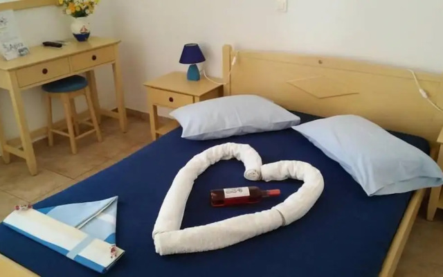 Studios Agira Serifos