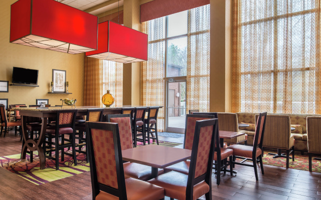 Hampton Inn & Suites Charlotte-Arrowood Rd.
