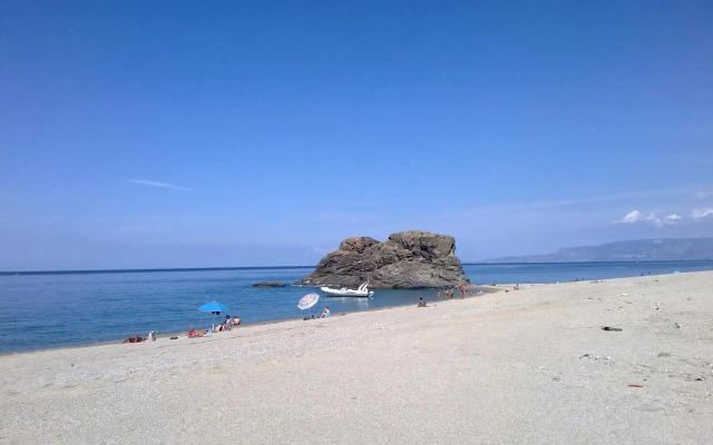 Prajola - Casa al mare, Palmi