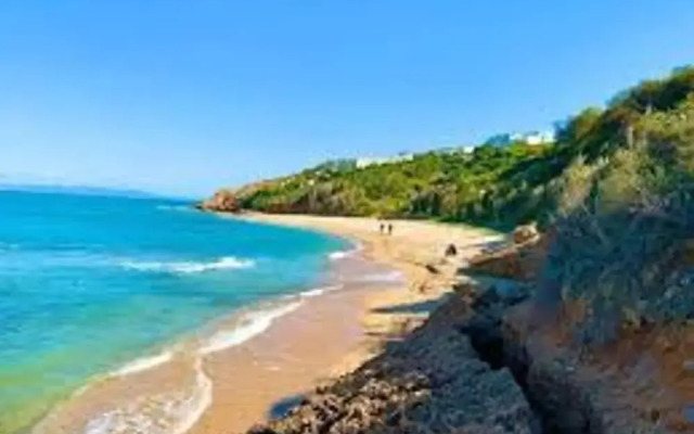 La Marina Secure Seaside With Pool