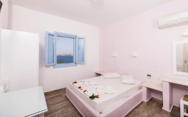 Stratos Studios & Apartments