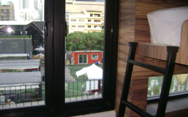 Rezt Bangkok - Hostel