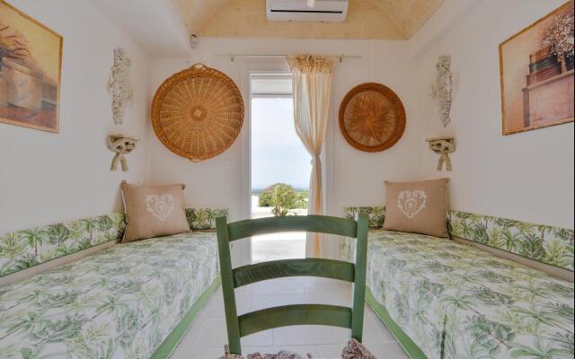 Trullo Albamarina with sea view Pool