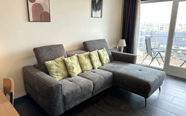 Sunny Apartment With Sea-views