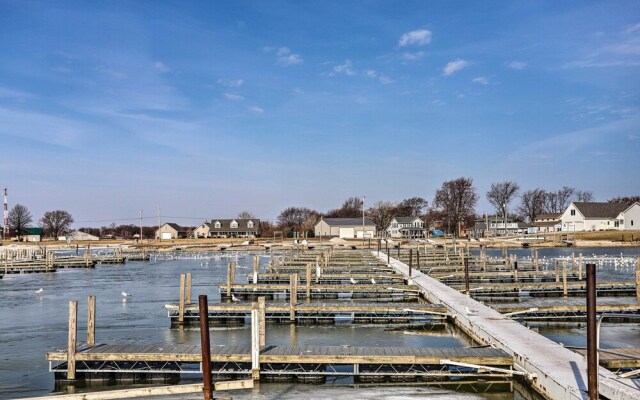 Condo w/ Balcony, Dock & Access to Lake Erie