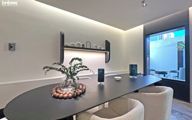 bnbmehomes -2BR with Cinema Room- R42B4