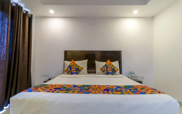 Tipsyy Inn Suites 007