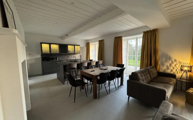 Captivating 5-bed Apartment Near Sion Mills