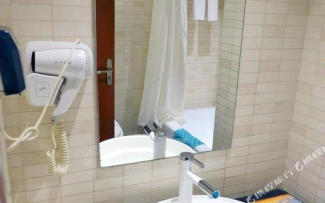 Dongfang Hotel