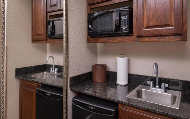 Holiday Inn Express Hotel & Suites Pittsburg by IHG