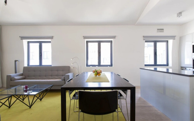 JOIVY Lux & Spacious 1BR home w/ huge terrace, 5mins to Academy of Sciences