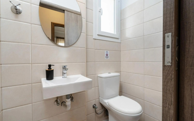 Evripus Suites Hotel