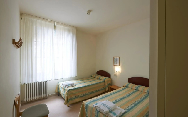 Apartamentos Montserrat Abat Marcet
